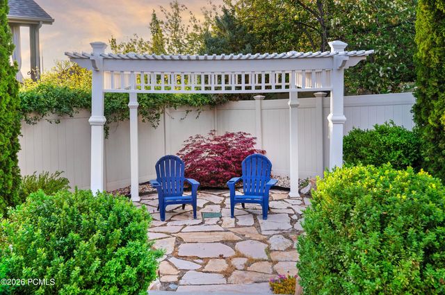 11438 S Gadzooks Drive, Sandy, UT 84094