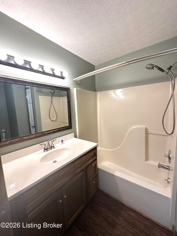 1028 Farmaway Dr, Bardstown, KY 40004