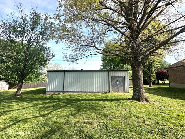 1028 Farmaway Dr, Bardstown, KY 40004