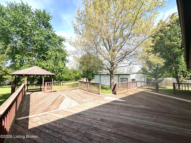 1028 Farmaway Dr, Bardstown, KY 40004