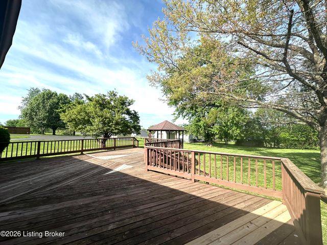 1028 Farmaway Dr, Bardstown, KY 40004