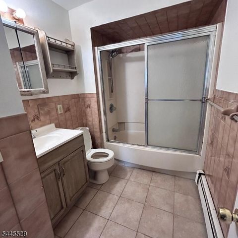 11 Baker St, Dover Town, NJ 07801