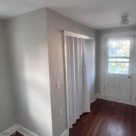 11 Baker St, Dover Town, NJ 07801