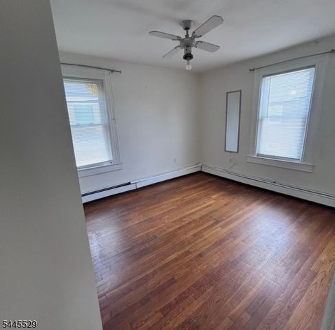 11 Baker St, Dover Town, NJ 07801