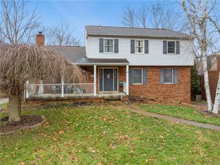 225 Lynn Ann Dr, Plum Boro, PA 15068