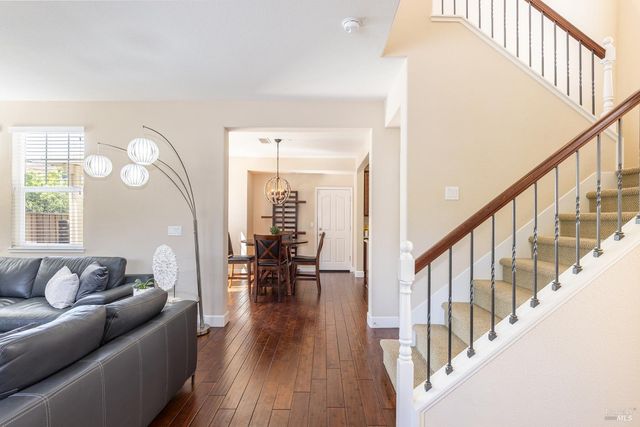 2129 Chokeberry Ct, Santa Rosa, CA 95404