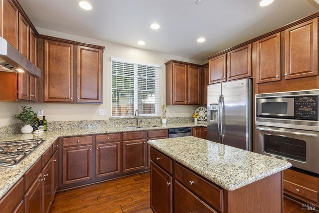 2129 Chokeberry Ct, Santa Rosa, CA 95404