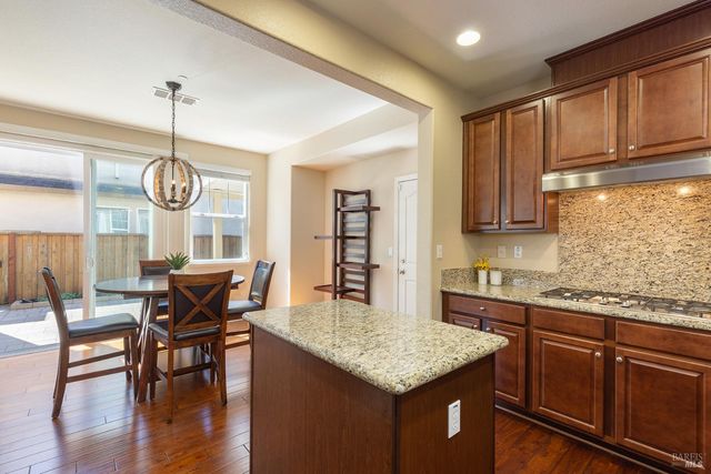 2129 Chokeberry Ct, Santa Rosa, CA 95404