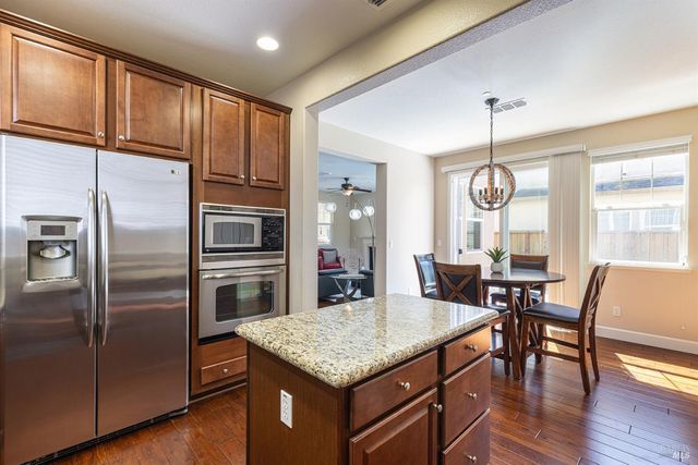 2129 Chokeberry Ct, Santa Rosa, CA 95404