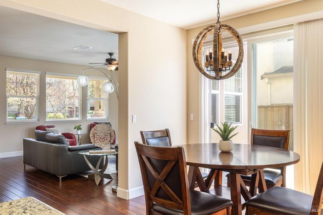 2129 Chokeberry Ct, Santa Rosa, CA 95404