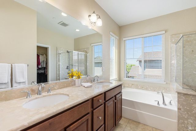 2129 Chokeberry Ct, Santa Rosa, CA 95404