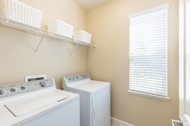 2129 Chokeberry Ct, Santa Rosa, CA 95404