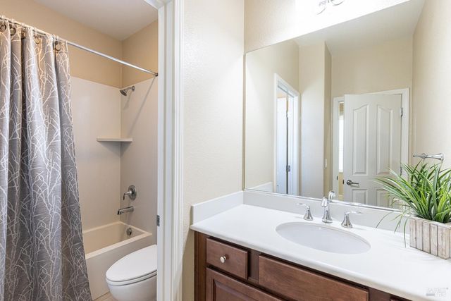 2129 Chokeberry Ct, Santa Rosa, CA 95404