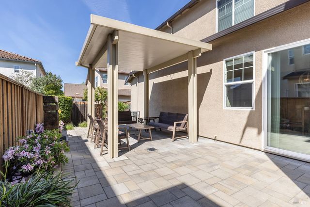 2129 Chokeberry Ct, Santa Rosa, CA 95404