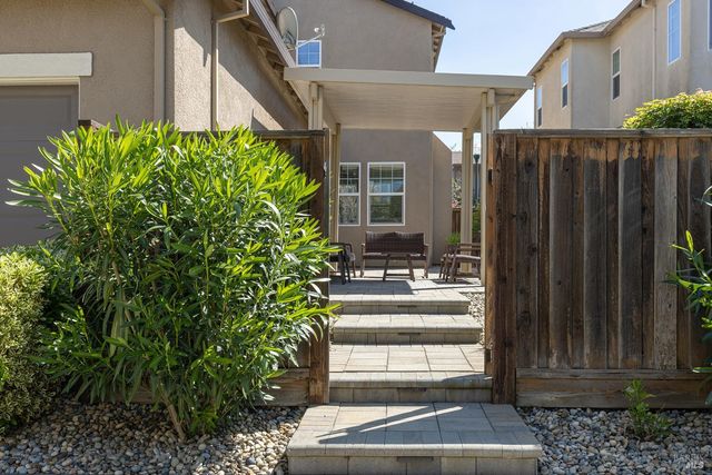 2129 Chokeberry Ct, Santa Rosa, CA 95404