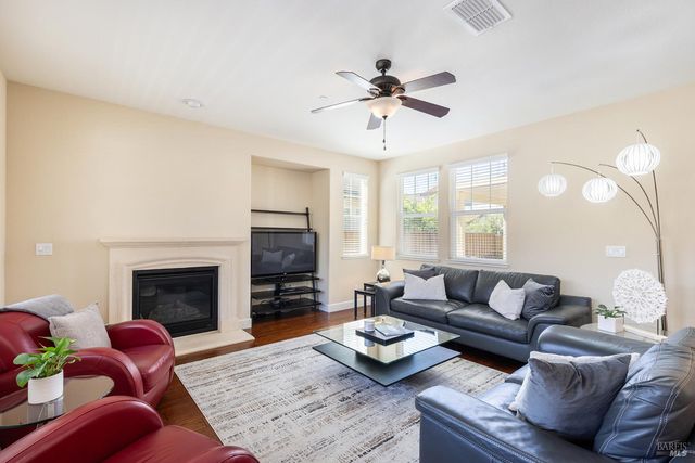 2129 Chokeberry Ct, Santa Rosa, CA 95404