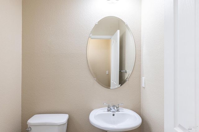 2129 Chokeberry Ct, Santa Rosa, CA 95404