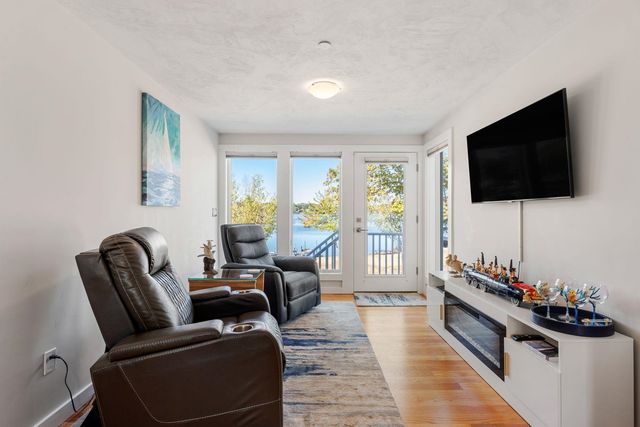 39 Kibrel Court, Sandown, NH 03873