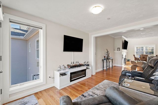 39 Kibrel Court, Sandown, NH 03873