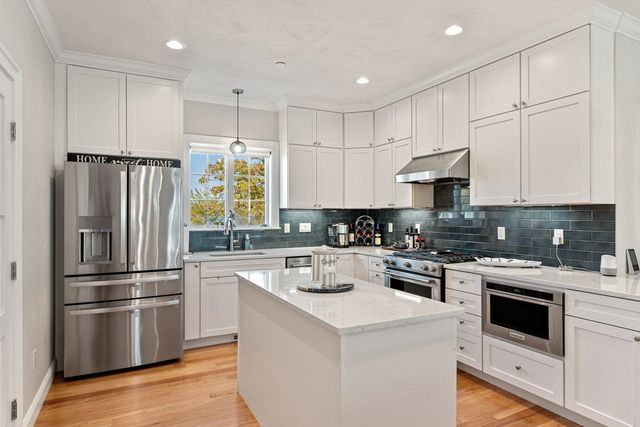 39 Kibrel Court, Sandown, NH 03873