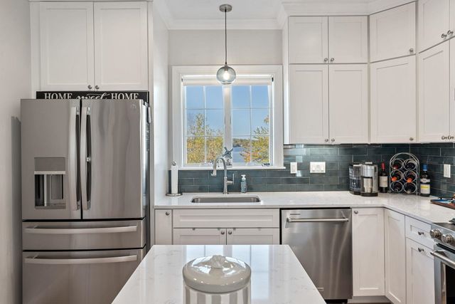 39 Kibrel Court, Sandown, NH 03873