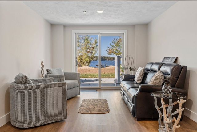 39 Kibrel Court, Sandown, NH 03873