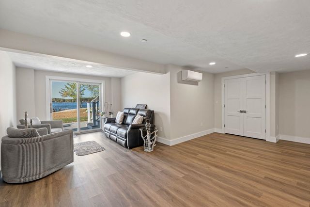 39 Kibrel Court, Sandown, NH 03873