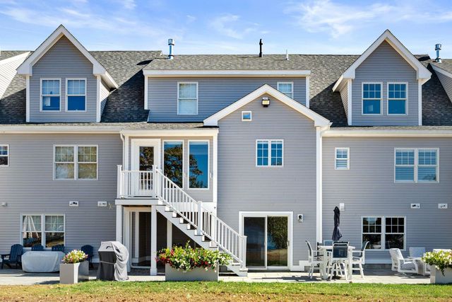 39 Kibrel Court, Sandown, NH 03873