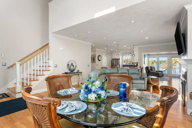 39 Kibrel Court, Sandown, NH 03873