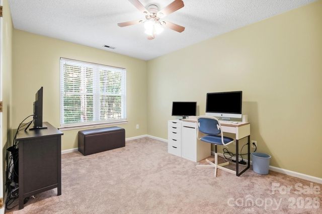 1629 Sugar Hollow Drive, Charlotte, NC 28214
