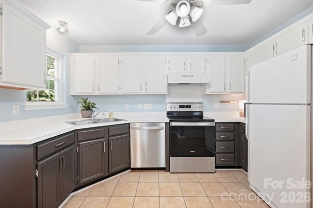 1629 Sugar Hollow Drive, Charlotte, NC 28214