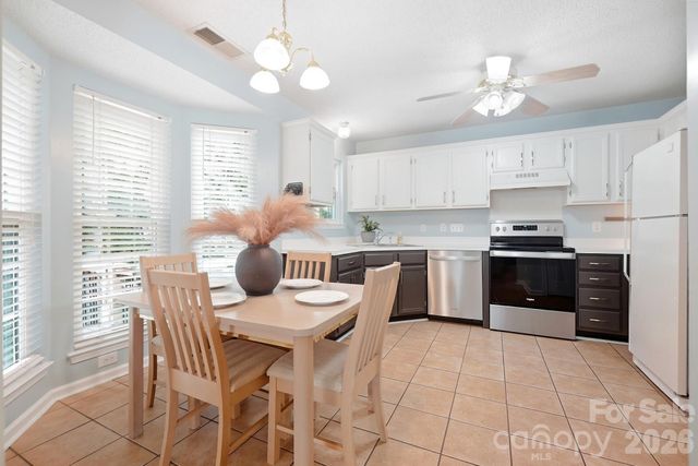 1629 Sugar Hollow Drive, Charlotte, NC 28214