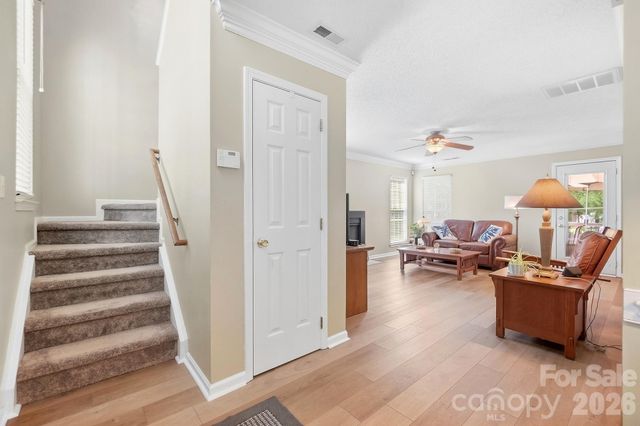 1629 Sugar Hollow Drive, Charlotte, NC 28214
