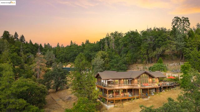 21762 Hunts Rd, Sonora, CA 95370