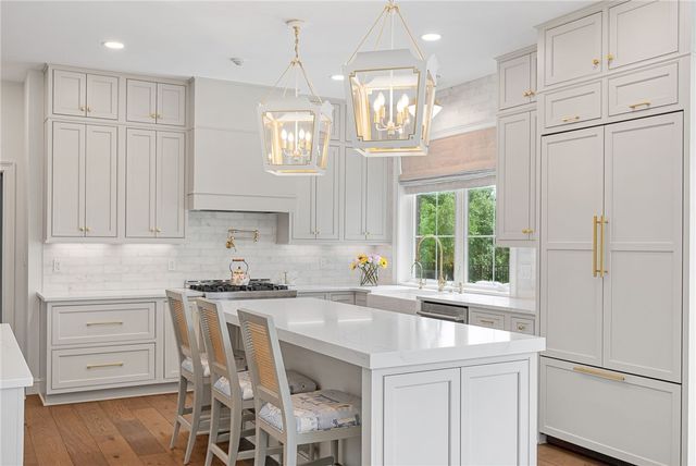 1468 Dominion Hts, Upper St Clair, PA 15241