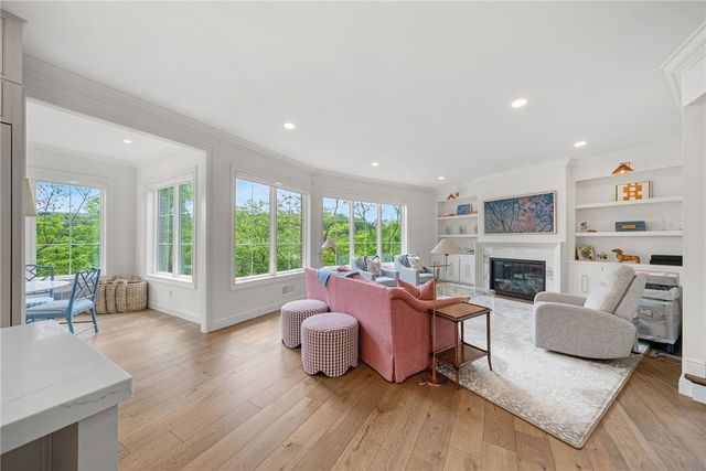 1468 Dominion Hts, Upper St Clair, PA 15241