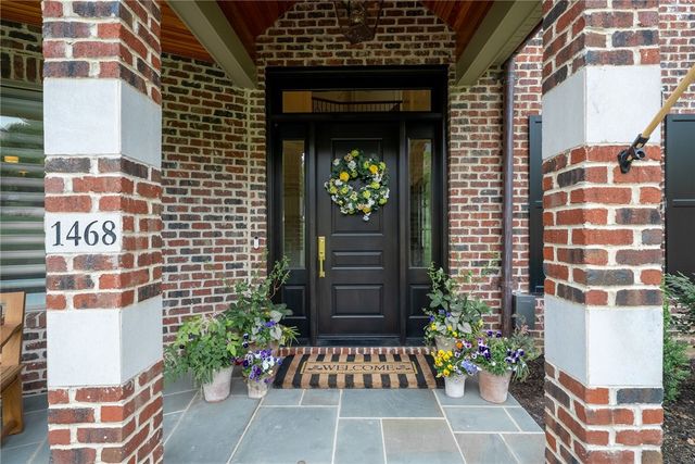 1468 Dominion Hts, Upper St Clair, PA 15241