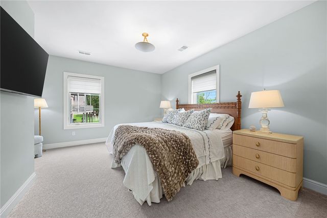 1468 Dominion Hts, Upper St Clair, PA 15241