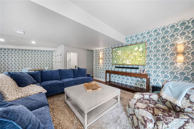 1468 Dominion Hts, Upper St Clair, PA 15241