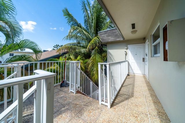 1028 SW 2nd Street 4, Miami, FL 33130