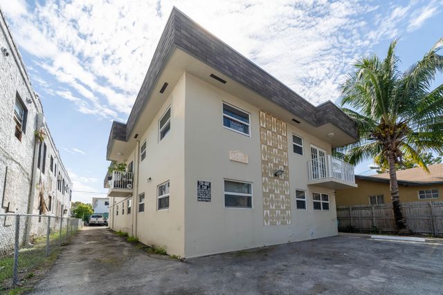 1028 SW 2nd Street 4, Miami, FL 33130