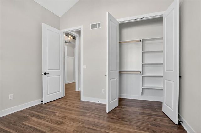 17186 S Laurelwood Street, Olathe, KS 66062