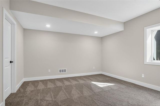 17186 S Laurelwood Street, Olathe, KS 66062