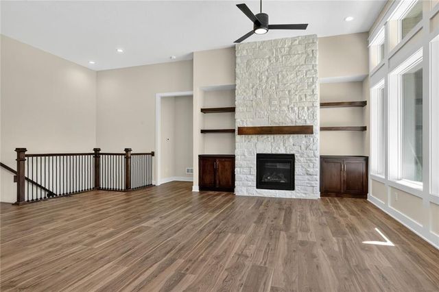 17186 S Laurelwood Street, Olathe, KS 66062