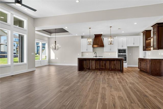 17186 S Laurelwood Street, Olathe, KS 66062