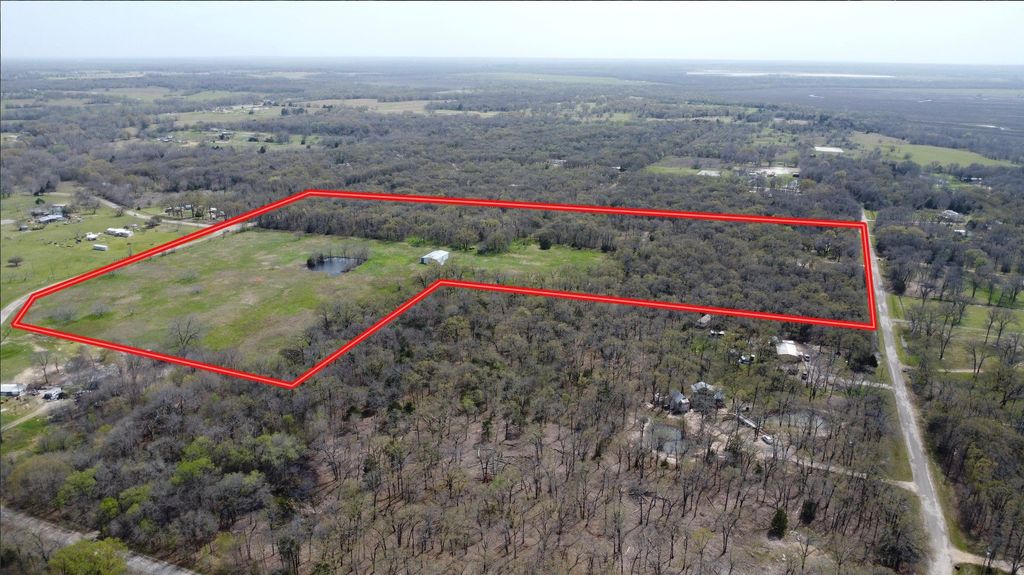 9833 R And R Circle, Kemp, TX 75143