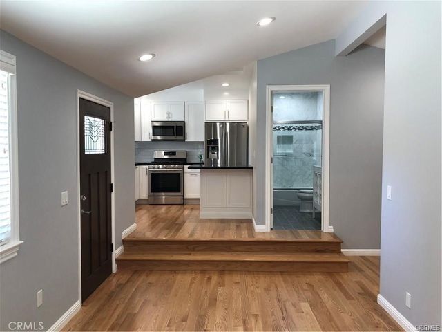 7447 Etiwanda Avenue, Reseda, CA 91335