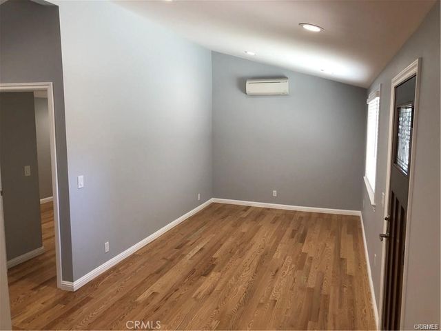 7447 Etiwanda Avenue, Reseda, CA 91335
