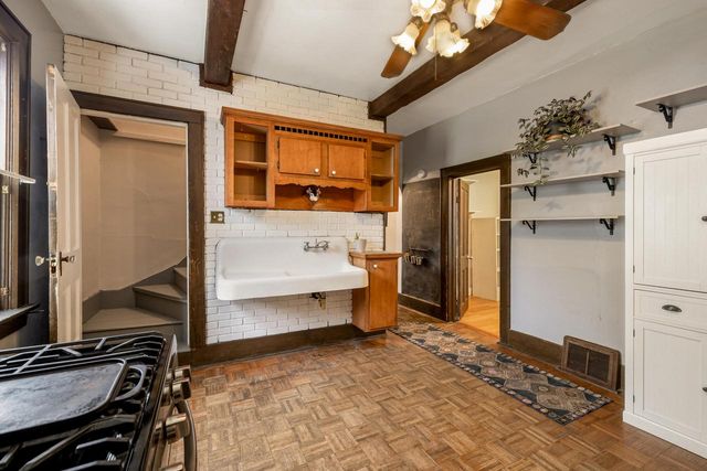 2530 S Austin STREET, Milwaukee, WI 53207