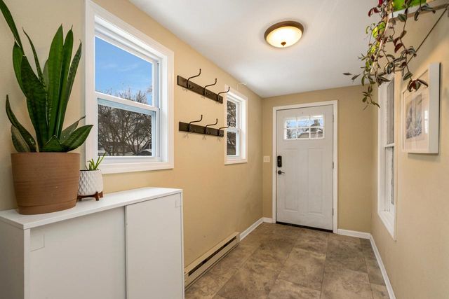 2530 S Austin STREET, Milwaukee, WI 53207